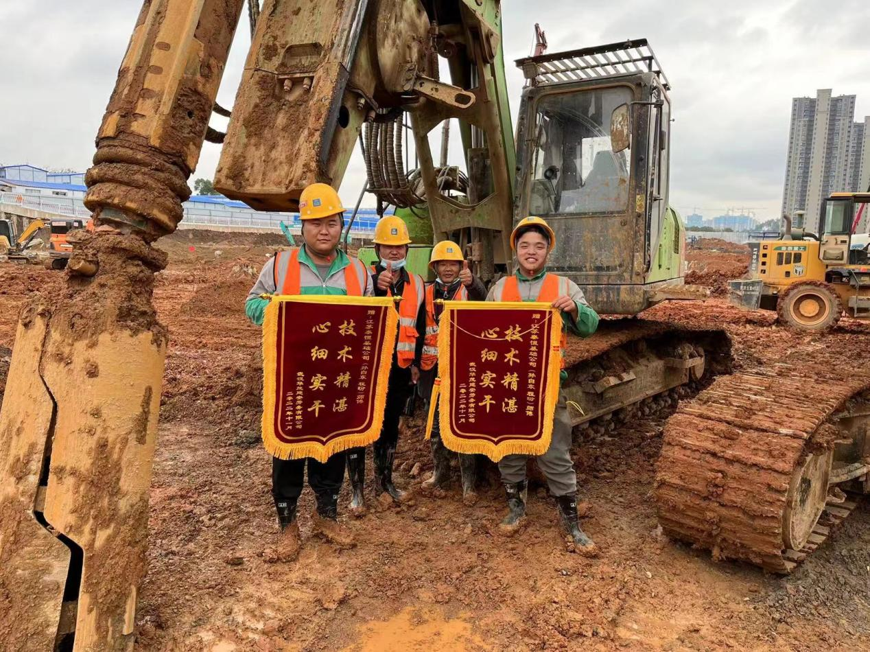 Skilled, hardworking! ---Wuhan CaiDian Project of TYHEN won the pennant award